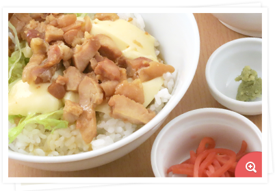 やきとり缶のレンジ親子丼